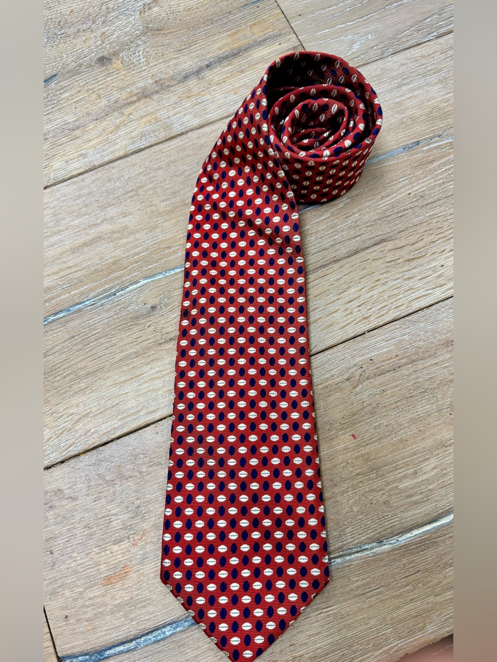 Brooks Brothers Makers 100% silk tie - made in the USA